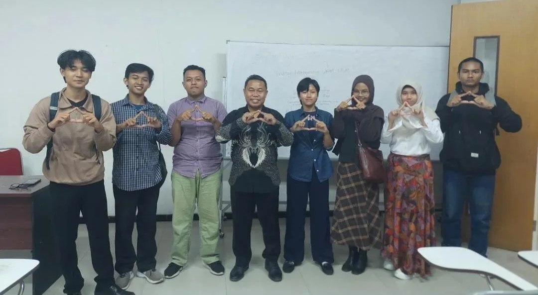Foto bersama tim UKM MSAI Universitas Mulia